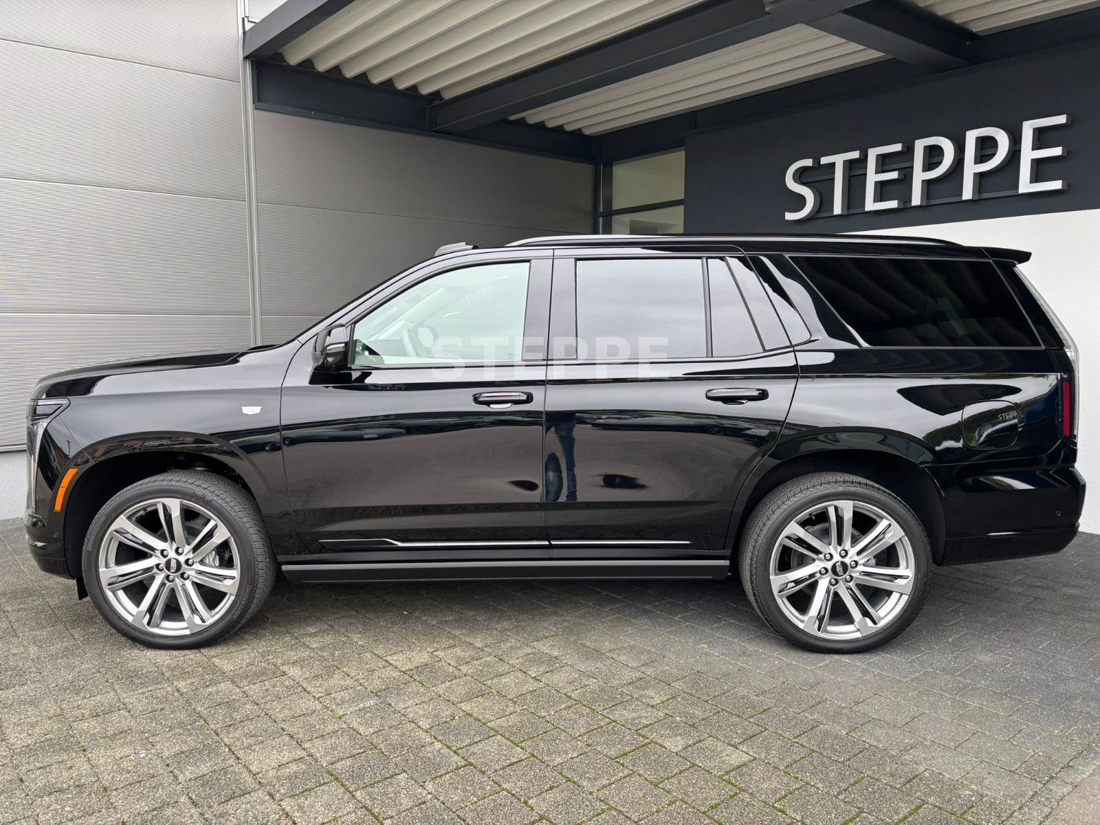 Cadillac Escalade FACELIFT MY26 6.2 V8 Sport Platinum 24"