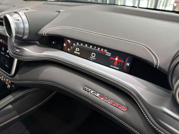 صورة مصغرة 15 لـ 2019 Ferrari GTC4LUSSO