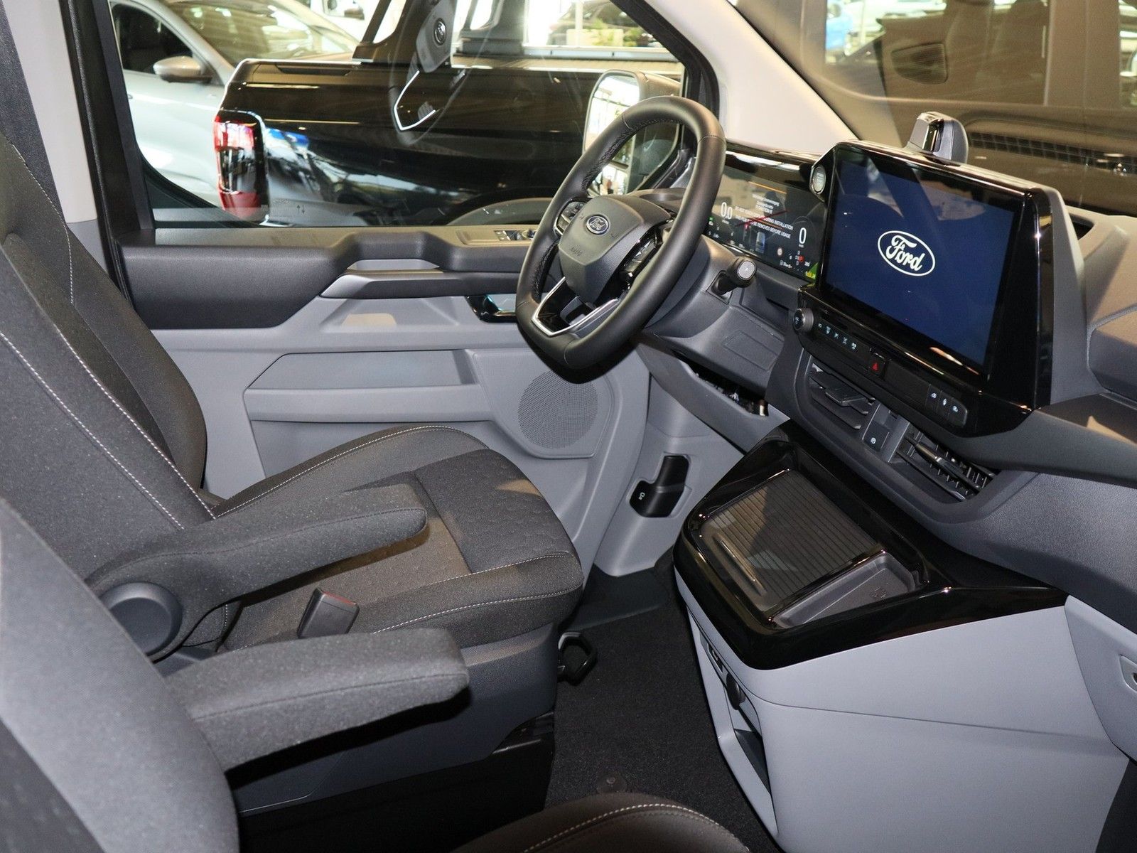 Ford Tourneo Custom Bus 320 L1 Titanium FWD imagem 3