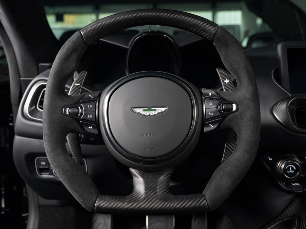 Aston Martin V12 Vantage