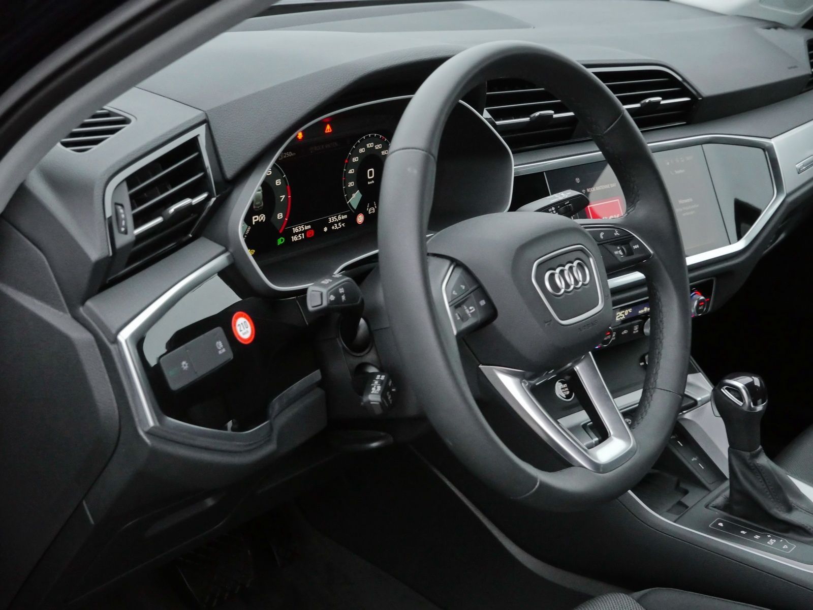 Audi Q3 - Bild 18