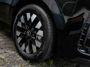 Hyundai Staria Signature Hybrid 2WD 7-Sitzer Park-Paket