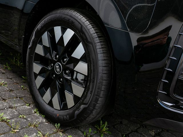 Hyundai Staria Signature Hybrid 2WD 7-Sitzer Park-Paket