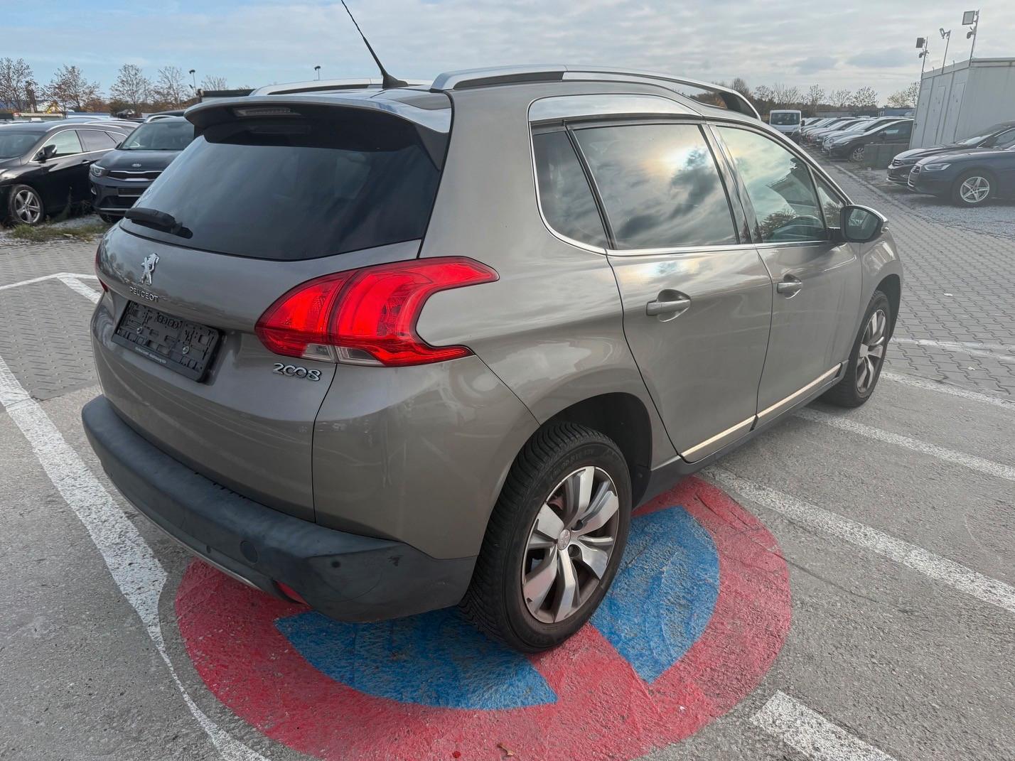 Peugeot 2008 2015 — photo 6
