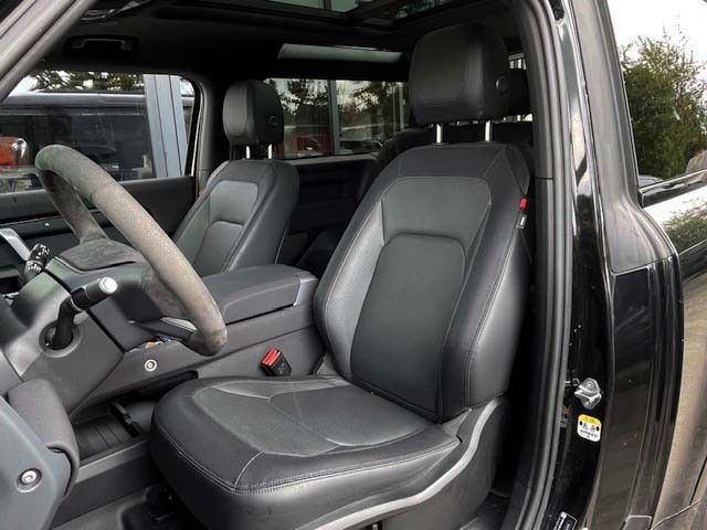 Land Rover Defender 90 X-Dynamic SE