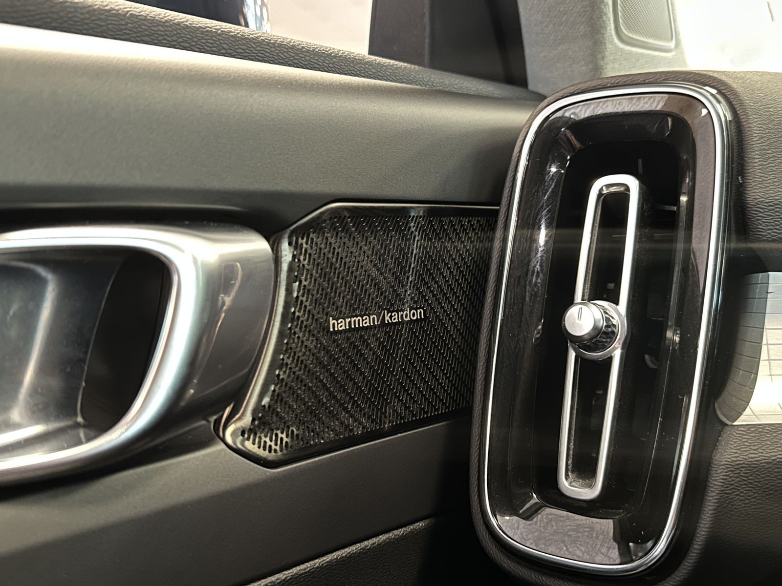 Volvo XC40 Inscription Plug-In ACC AHK Harman K CAM foto 25