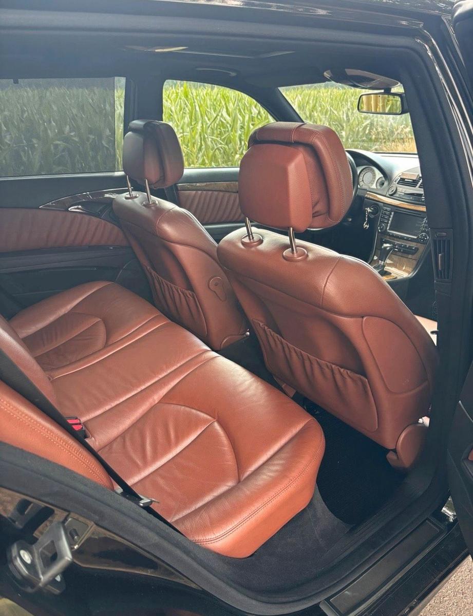 Mercedes-Benz E220 2006 — photo 12