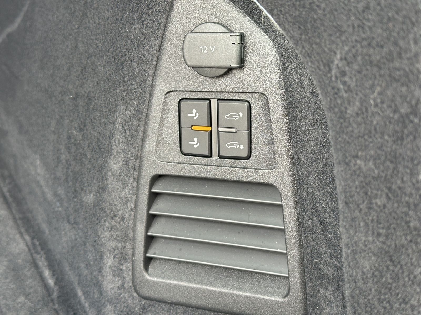 Fahrzeugabbildung Volkswagen Touareg 3.0 TDI 4M R-Line AHK MATRIX