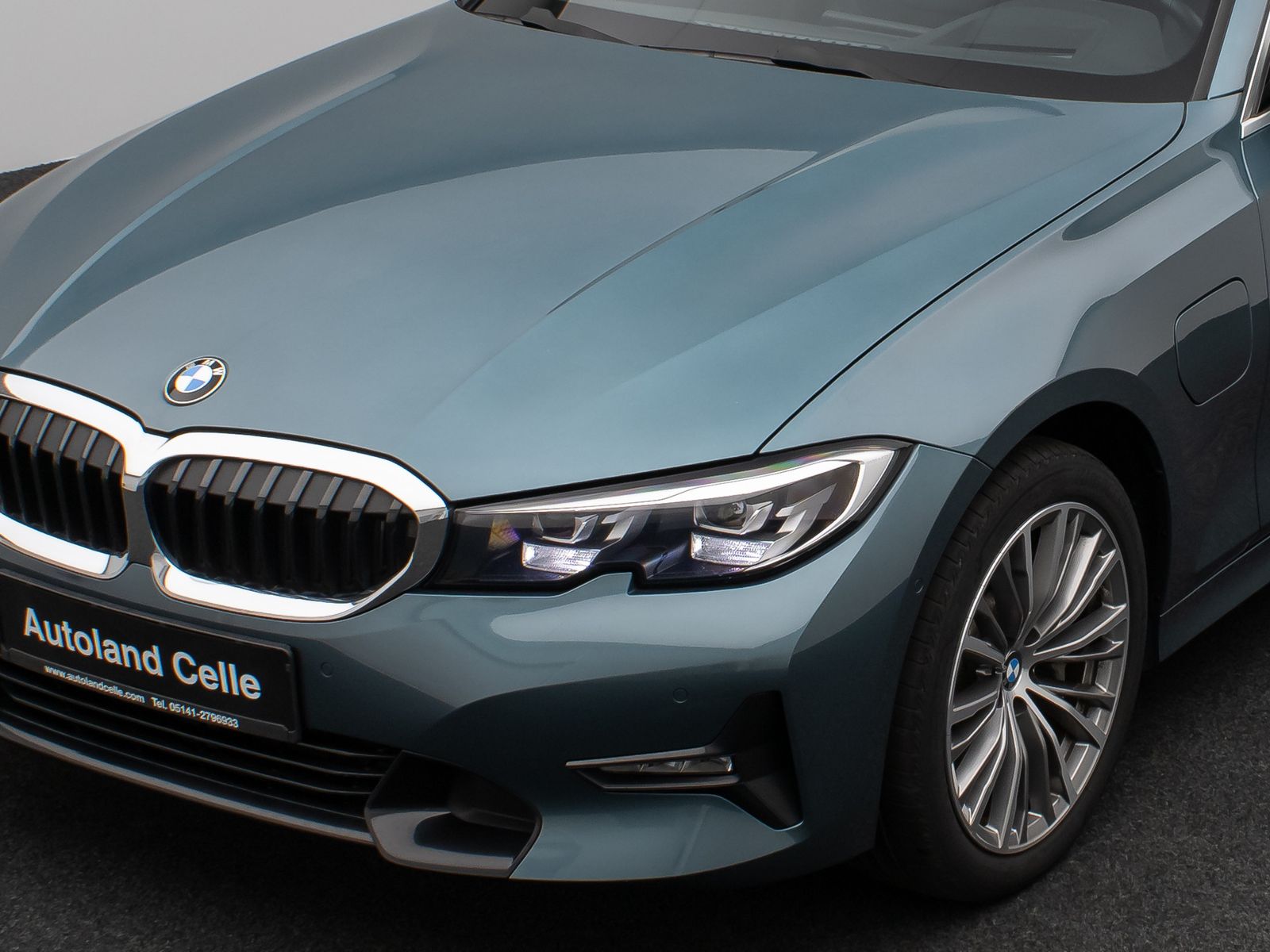 Fahrzeugabbildung BMW 330e  Sport Line Kamera DAB HiFi Komfort Alarm