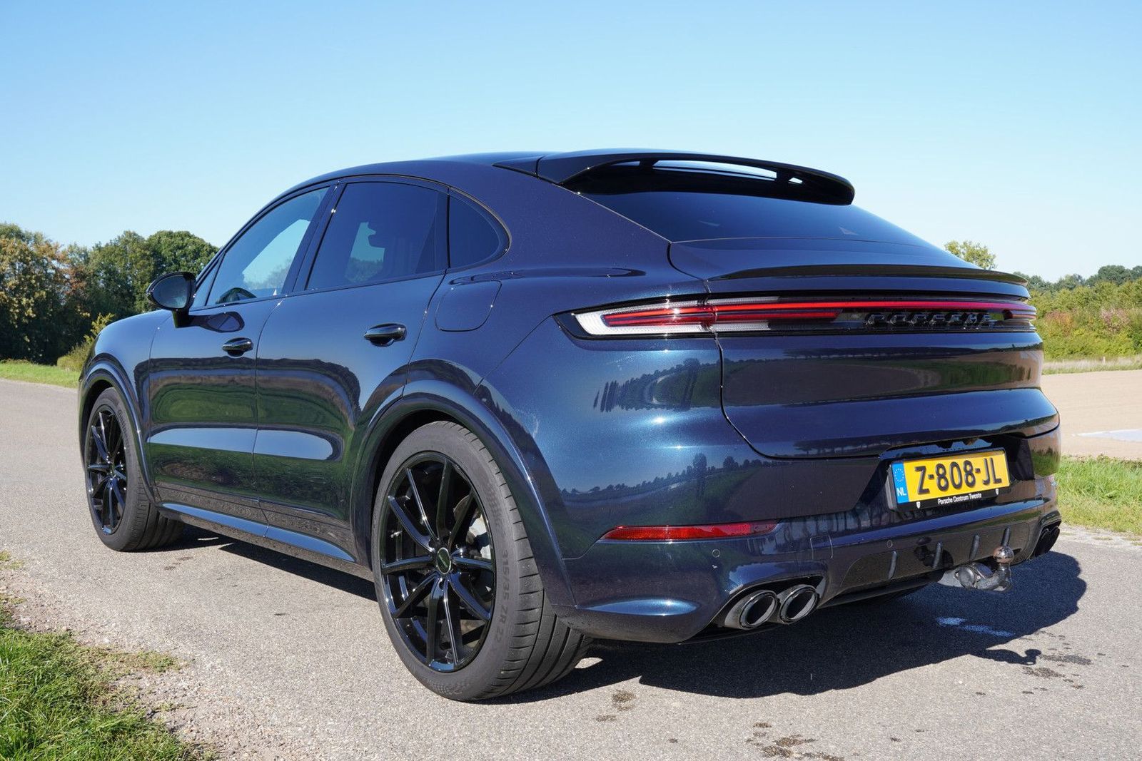 Porsche Cayenne Coupé 3.0 E-Hybrid / BTW / Sport Design imagem 3