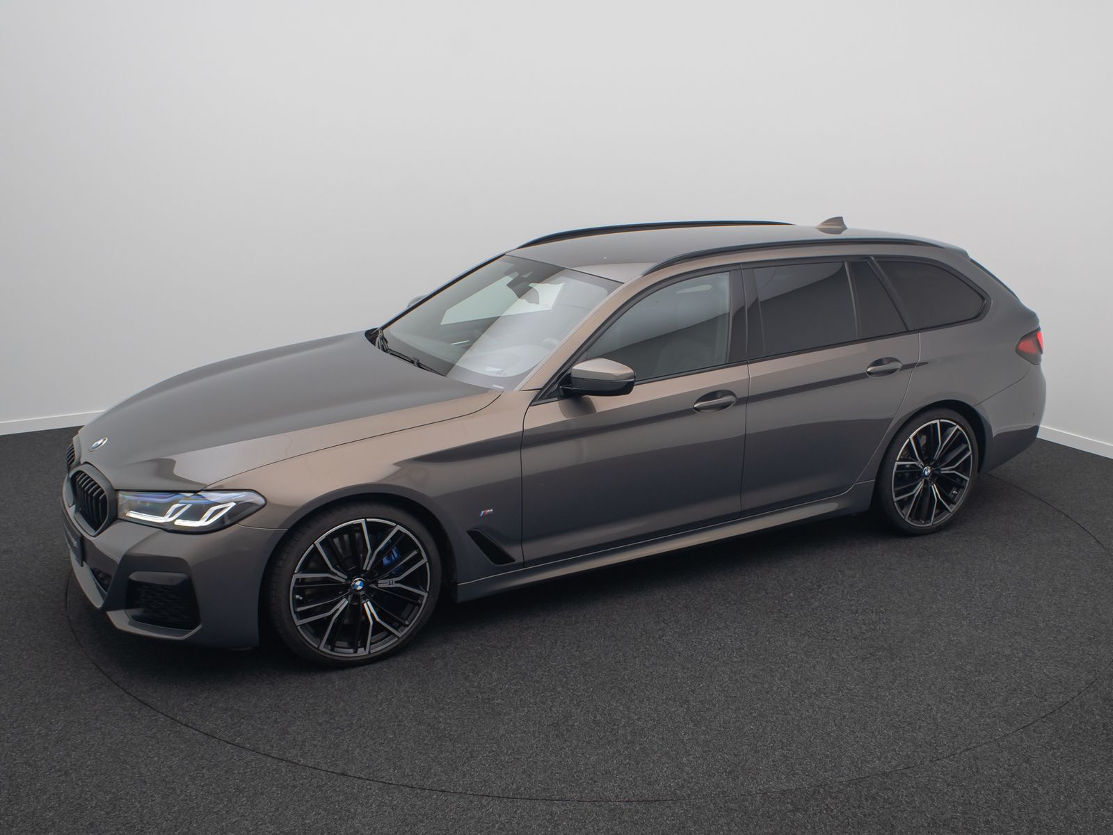 Fahrzeugabbildung BMW 540d xD M Sport Kamera Laser DAB H/K HUD 20Zoll