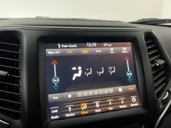 JEEP CHEROKEE / AHK / 4x4 / NUR 85.tKM / ALPINE / JEEP CHEROKEE / AHK / 4x4 / NUR 85.tKM / ALPINE /