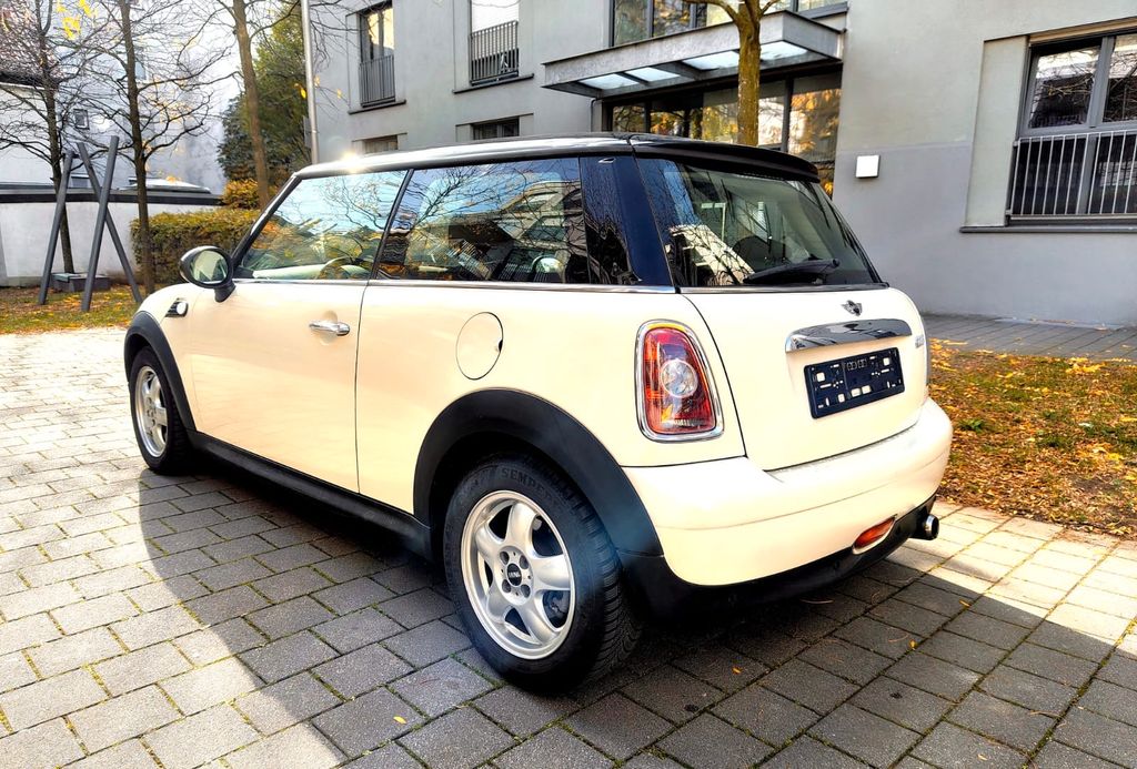 MINI Cooper C 2009