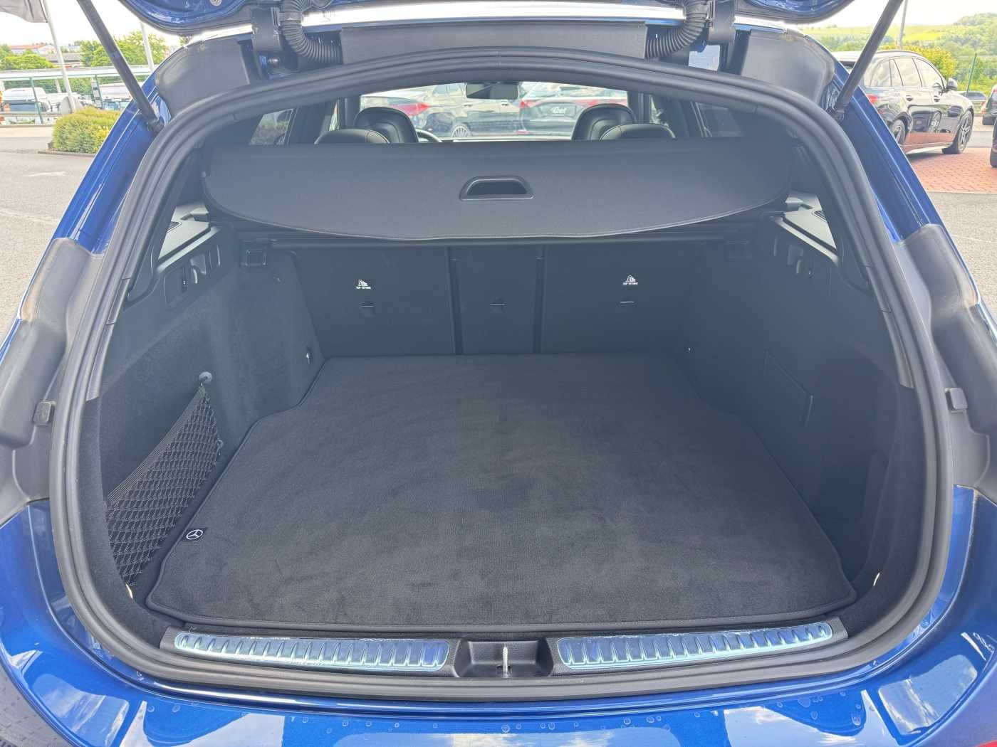 Fahrzeugabbildung Mercedes-Benz C 200d AMG+Pano+Distr+Digital+AHK+HUD+360+IHC+