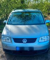 Volkswagen VW Touran 1,6 L Automatic - Volkswagen Touran mit Benzin-Antrieb: Kleinbus, Automatik, 1.6