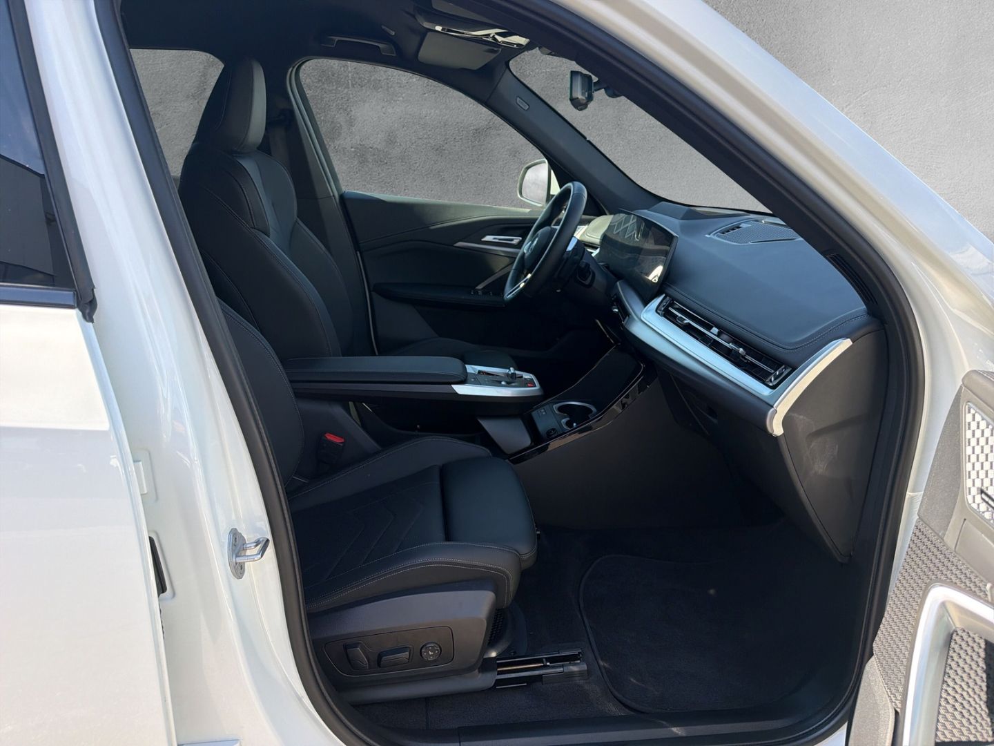 BMW X1 xDrive 30e M SPORT 18''LC PROF HuD ALARM AHK  foto 11