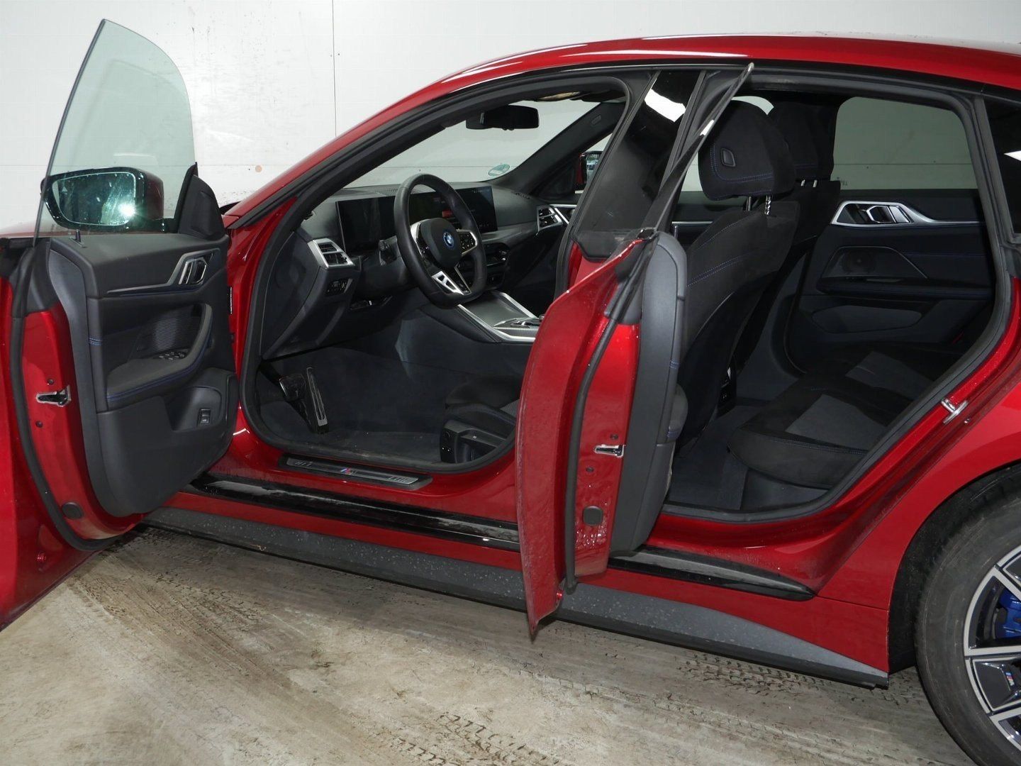 Fahrzeugabbildung BMW i4 eDrive40 M Sportpaket Driving Assistant Profe