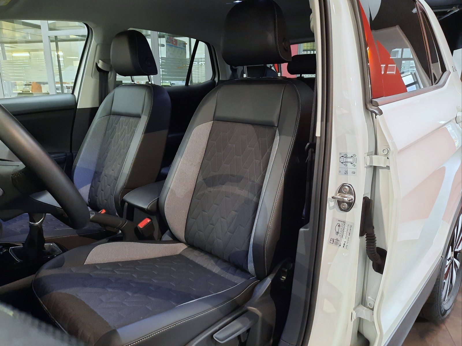 Fahrzeugabbildung Volkswagen T-Cross TSI Goal *AHK*LED*Sitzhzg*Einparkh*App-C