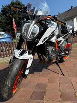 KTM Duke 890R, top, sehr viele PP& Tech Pack; 1.Hd. - Offers