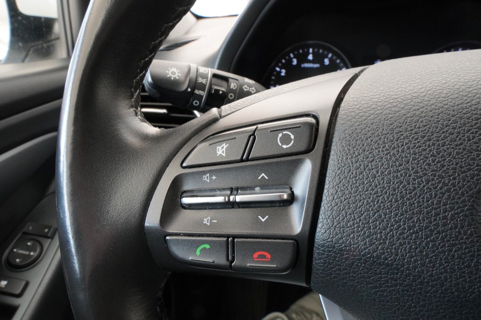 Fahrzeugabbildung Hyundai i30 cw Family *Shz*8-fach*HU Neu*