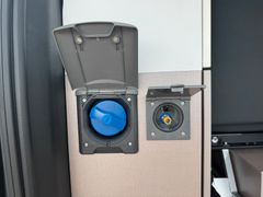 BUERSTNER Copa 500-Autm-Markise-Dieselheizung-Küche