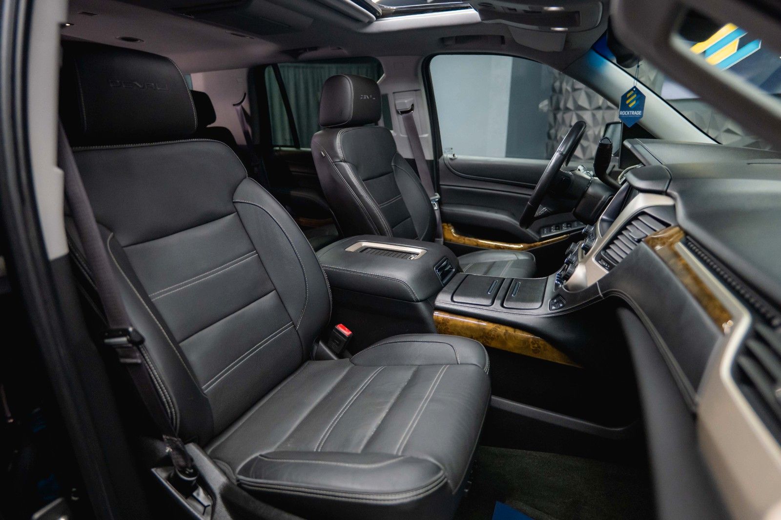 Fahrzeugabbildung GMC Yukon 6.2 V8 DENALI 4x4 LED *Unfallfrei*TV*ACC*