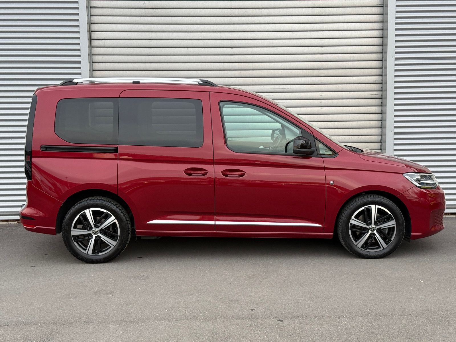 Fahrzeugabbildung Volkswagen Caddy Style TDI DSG ACC AHK Navi LED Pano Sthz