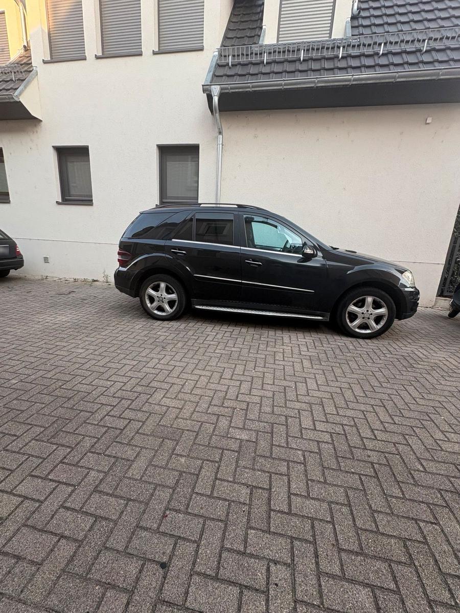 Mercedes-Benz ML 320