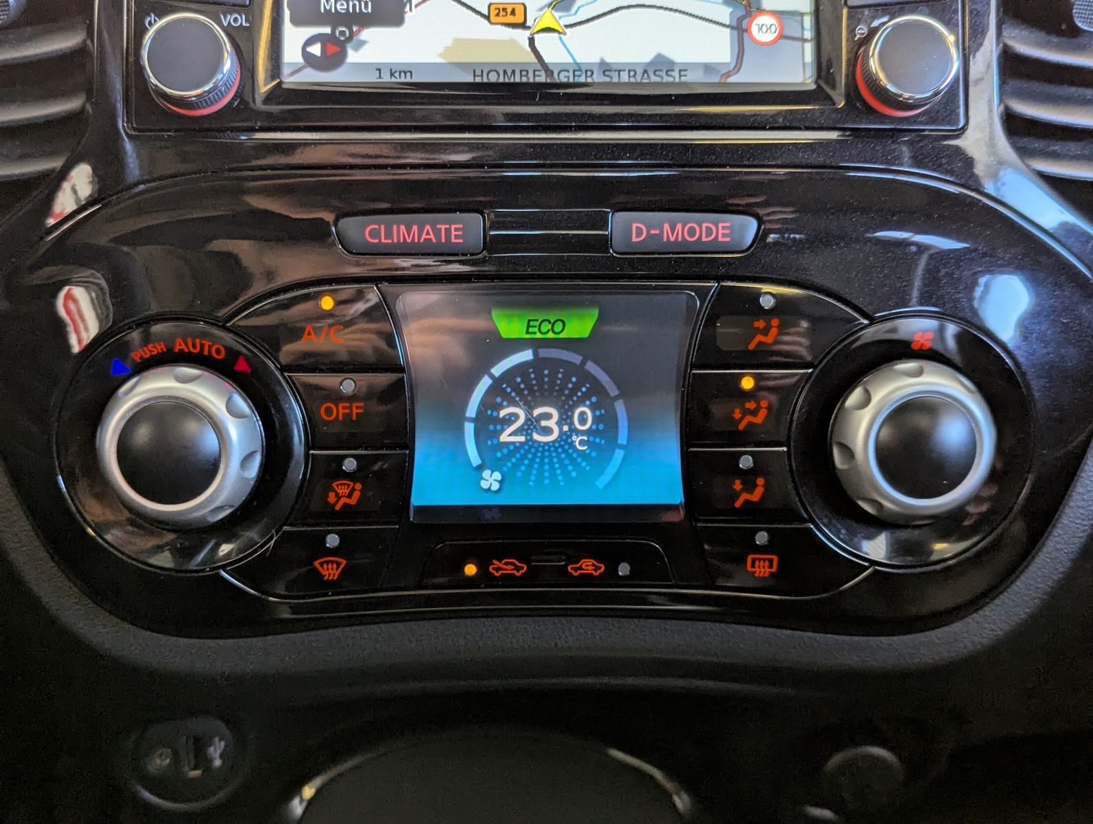 NISSAN Juke 1.6 Aut. Tekna BOSE Leder Kamera-360° EURO6 - Image 24