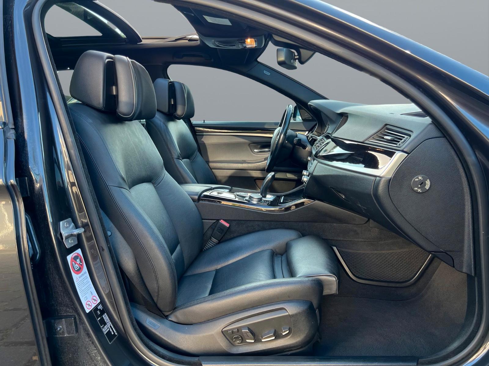 BMW 530d Touring Luxury Line VOLL!