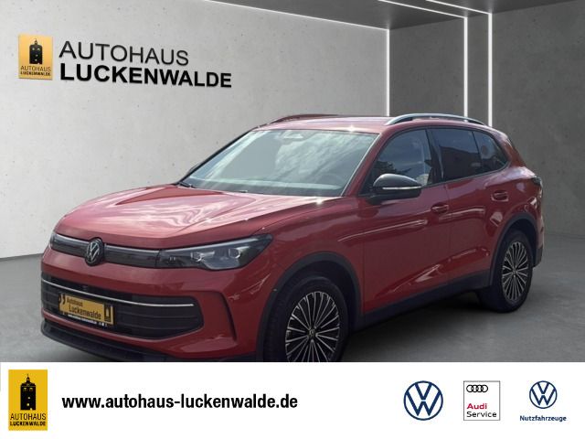 Volkswagen Tiguan - 1