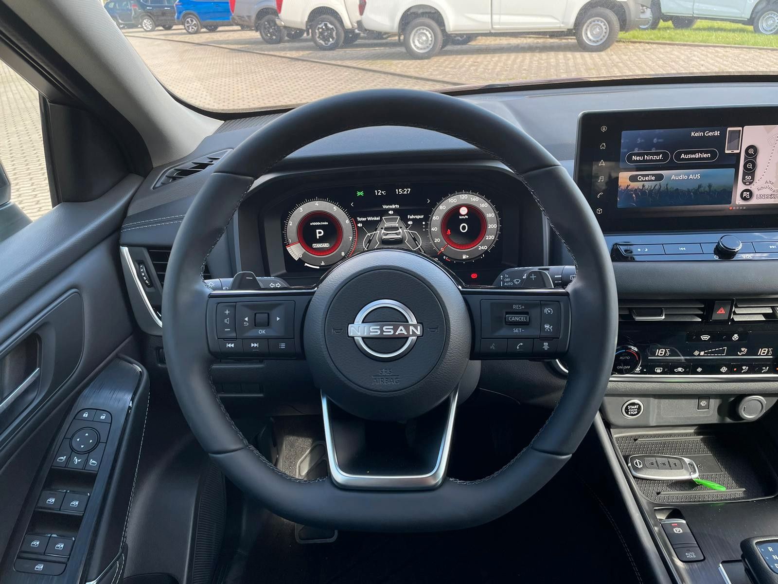 Fahrzeugabbildung Nissan Qashqai 1.3 DIG-T AT 4WD Tekna BOSE+PANO+WINTER