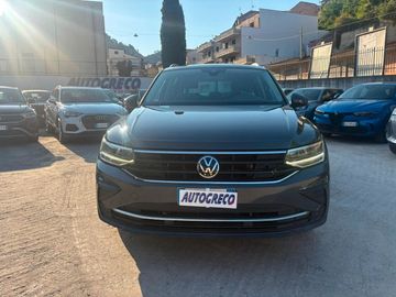 Volkswagen Tiguan - 2