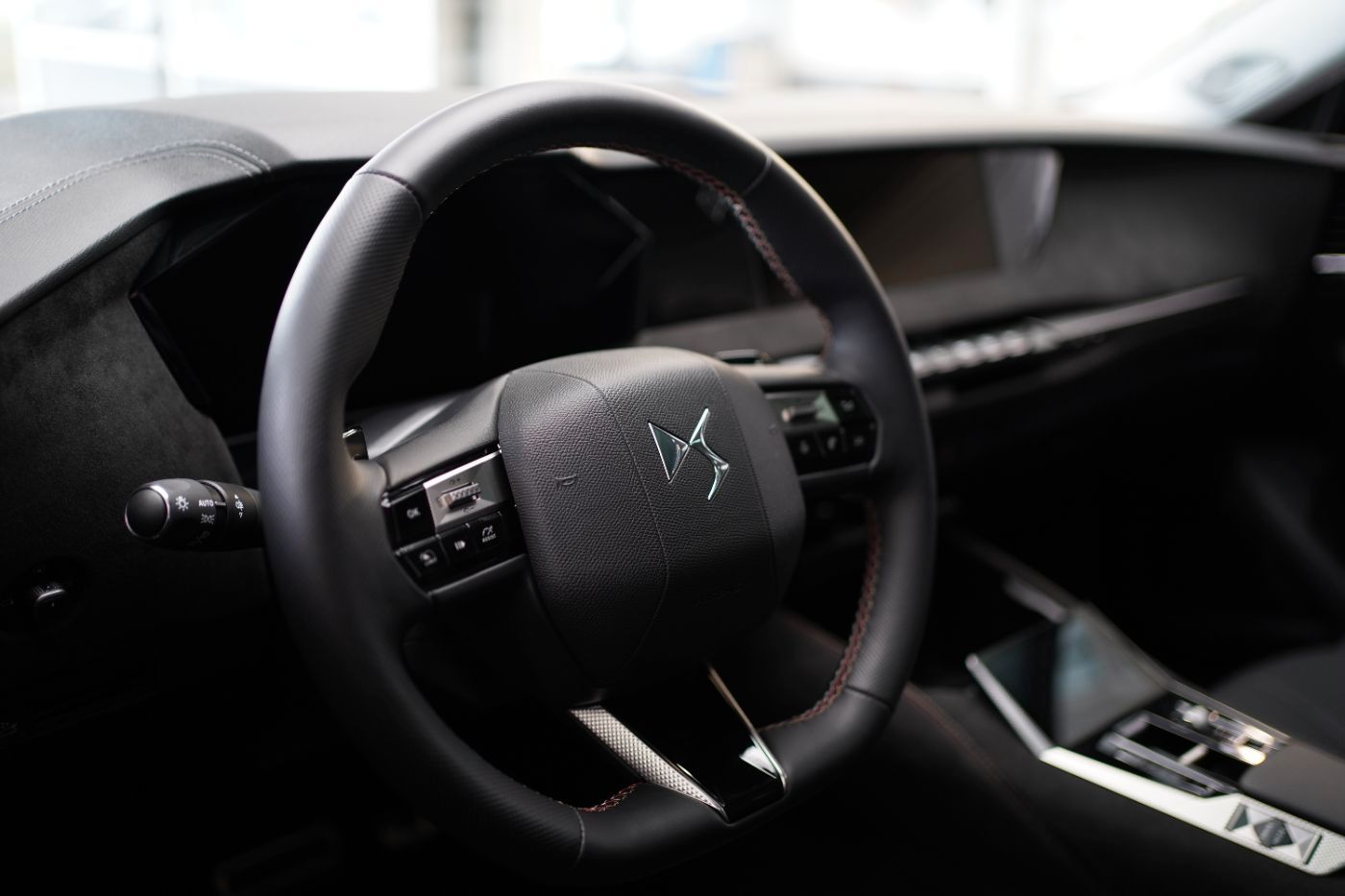 Fahrzeugabbildung DS Automobiles DS4 PureTech 130 EAT8 Performance Line Focal Nav