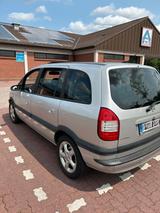 Opel Zafira 2.2 - - Opel Zafira aus 2003: 2.2