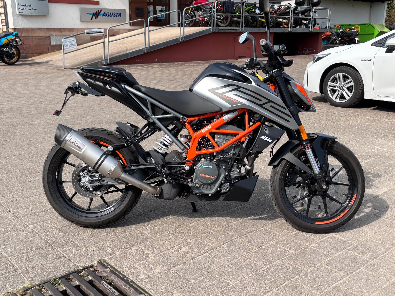 KTM Duke 125