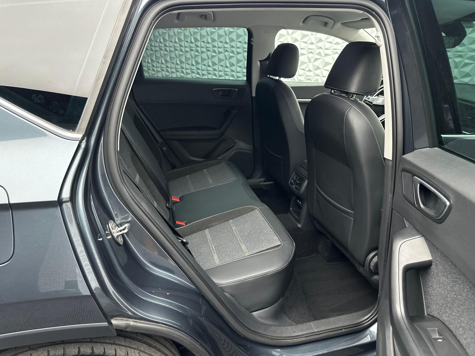 Fahrzeugabbildung SEAT ATECA 1.5TSI ANDROID/KAMERA/PDC/ACC/AHK/LED/NAVI