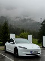 Tesla Model 3 RWD Highland - Tesla Gebrauchtwagen in Bremen