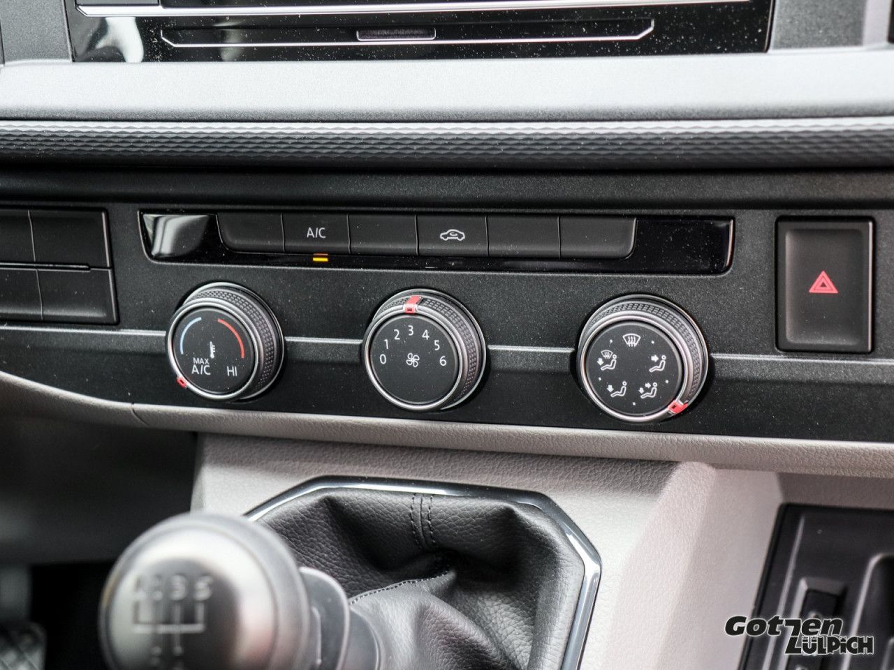 Fahrzeugabbildung Volkswagen T 6.1Kasten Klima PDC Trennwand 3-Sitze App