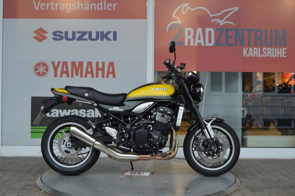 Kawasaki Z900RS 