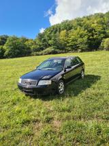 Audi A6 2,4 - Audi A6 aus 2002 mit Benzin-Antrieb: Kombi