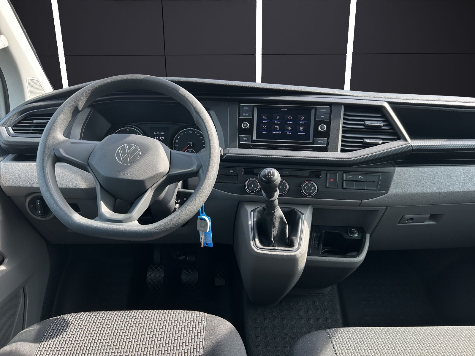 Fahrzeugabbildung Volkswagen T6 Kombi T6.1 TDI 9- Sitzer LED GRA PDK KLIMA VO