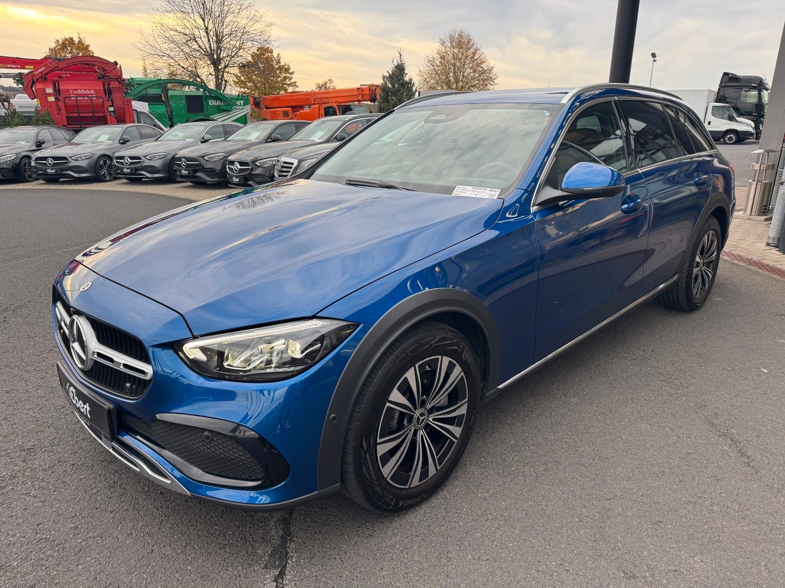 Fahrzeugabbildung Mercedes-Benz C 200 T All Terrain 4M+Ambiente+360+Augmented