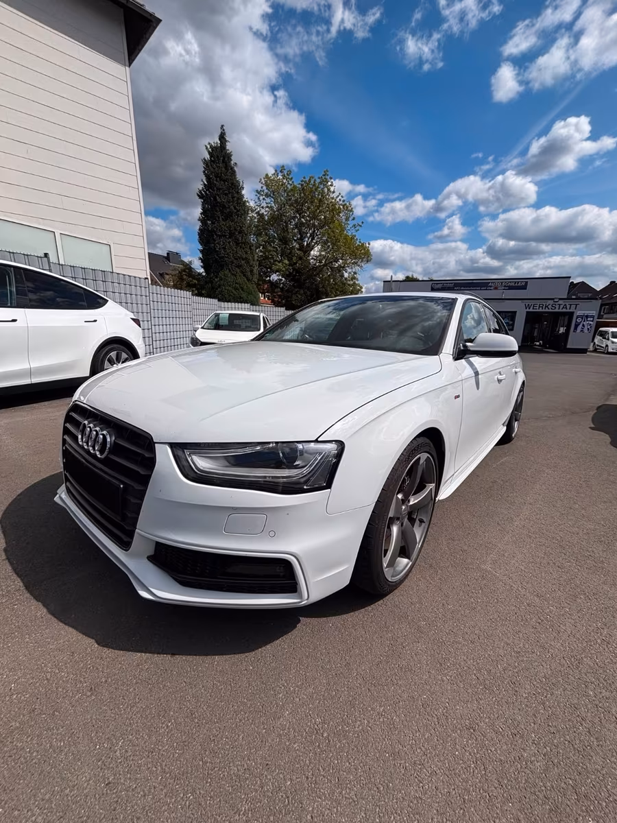 Audi A4 Avant S line Sportpaket / plus # AHK