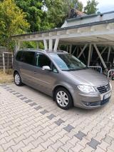 Volkswagen VW Touran 5 Sitzplätze 1,4Motor Benzin - Volkswagen Touran: Motor