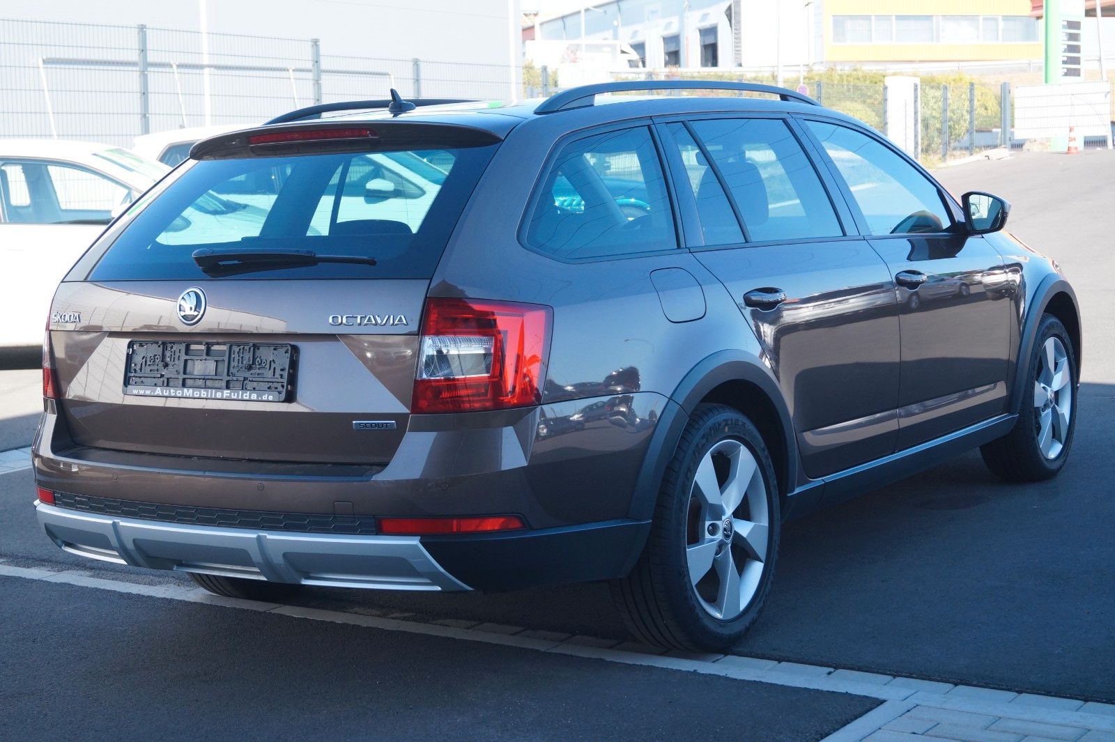 Fahrzeugabbildung SKODA Octavia Combi Scout 4x4 *TÜV, Inspektion neu