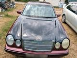 Mercedes-Benz E 230 Mercedes Benzin - Mercedes-Benz E 200: Kleinwagen