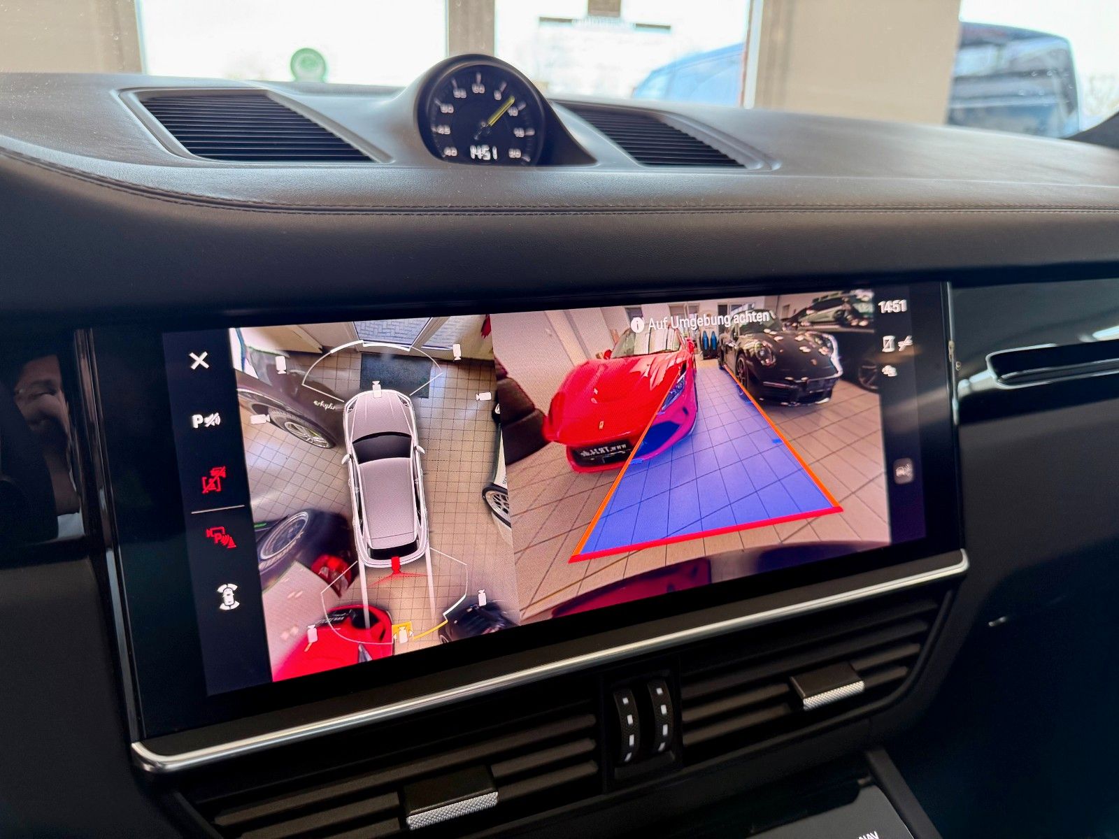 Fahrzeugabbildung Porsche Cayenne E-Hybrid Panorama/Luftfederung/ACC