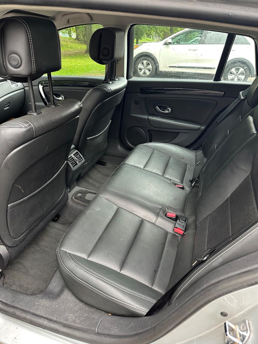 Renault Laguna 2011 — photo 6
