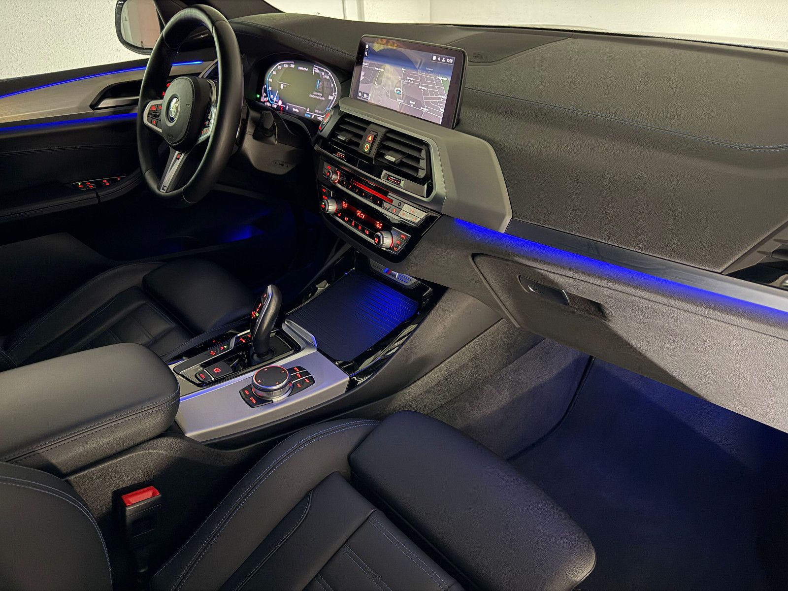 Fahrzeugabbildung BMW X3 M40 d/LED/HuD/H&K/AHK/PANO/STHZ/MEMORY/DE FZG